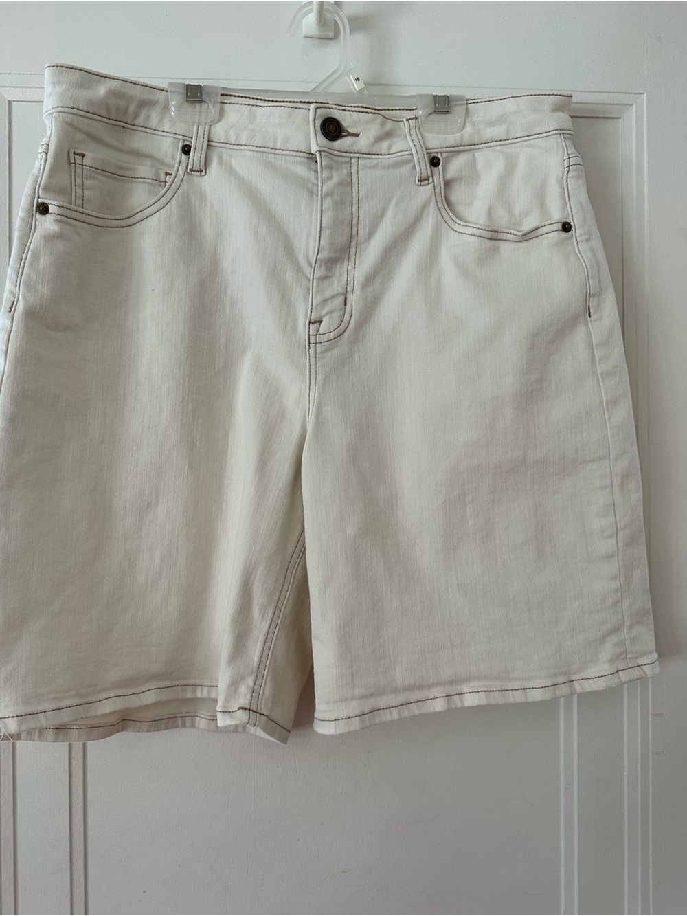 Market & Spruce Cream High-Rise Denim Shorts
